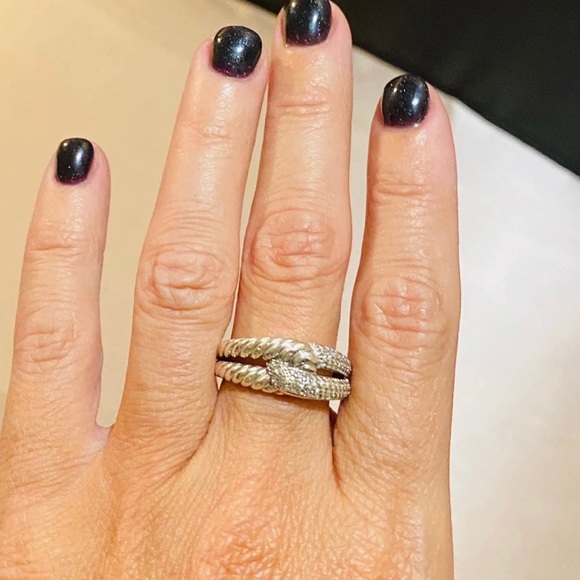 Beautiful Twisted Silver and Diamond Ring - Picture 8 of 8